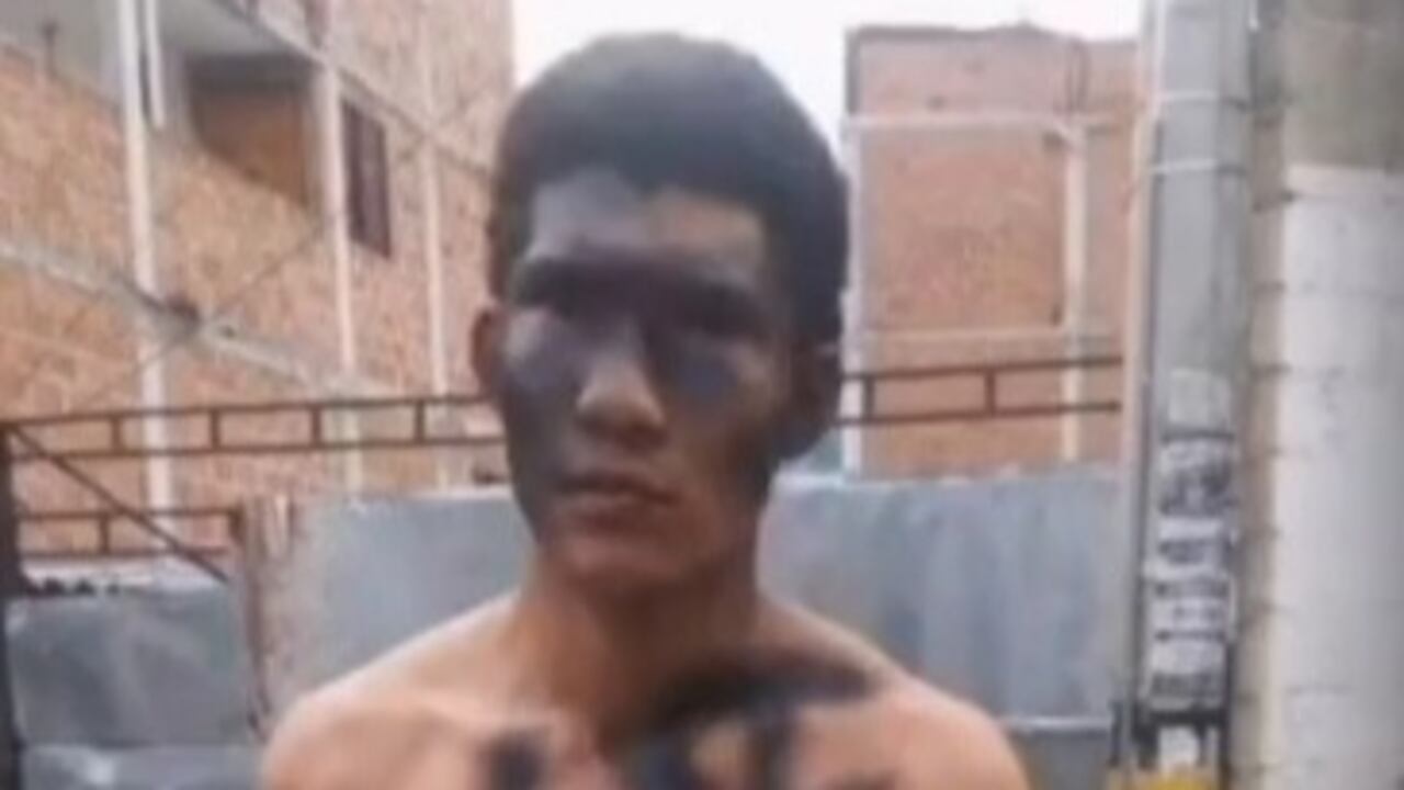 Se conoció por medio de un video que dos hombres fueron sorprendidos robando y la comunidad decidió atraparlos y someterlos a maltratos y pintarlos por todo el cuerpo con la palabra “ratas”.
