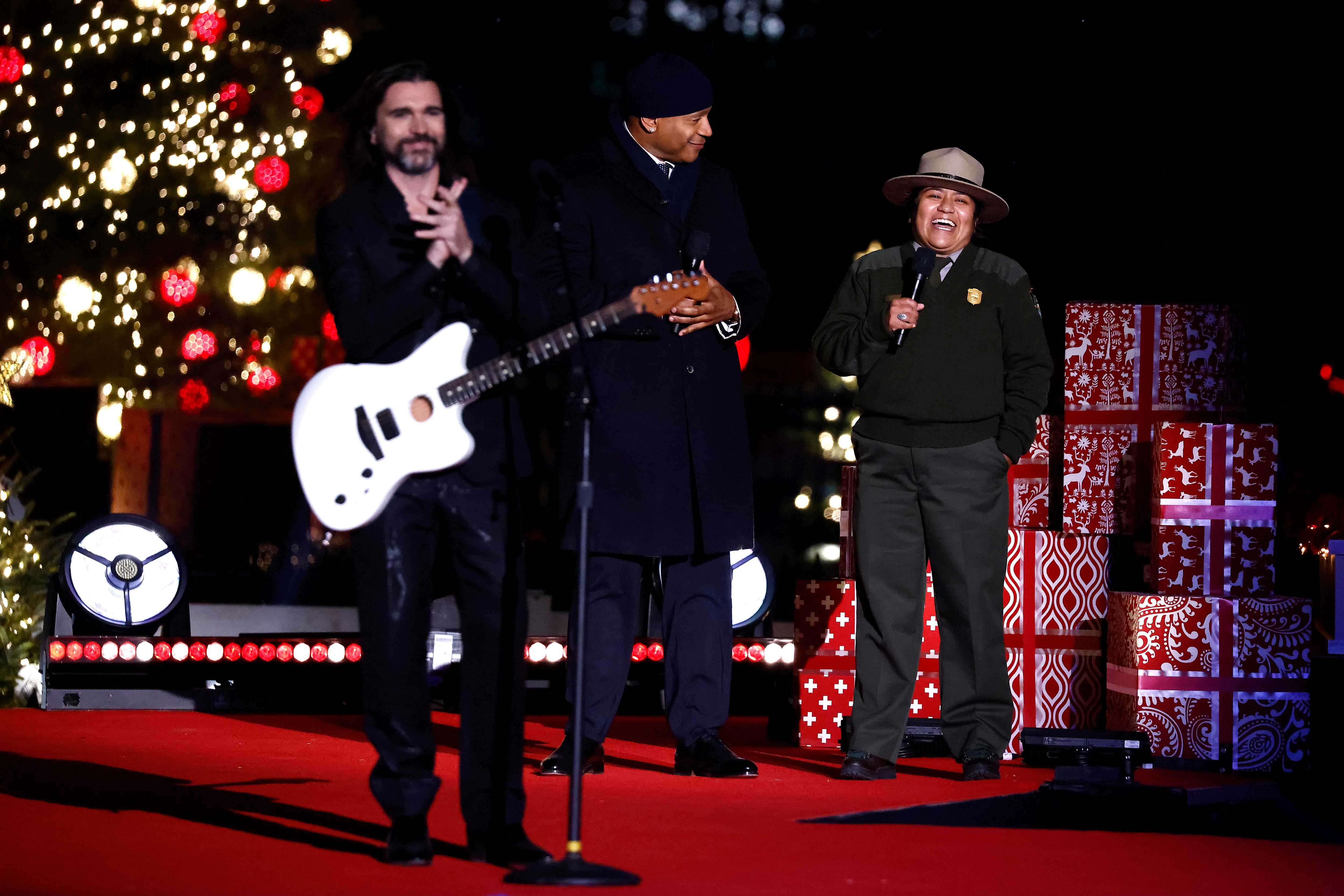 Juanes en la ceremonia de encendido del árbol de navidad en la Casa Blanca.