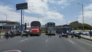 Hacia el mediodía de este 4 de septiembre, las autoridades de tránsito reportaron 22 puntos de bloqueos en Bogotá por parte del gremio de transportadores y motociclistas.