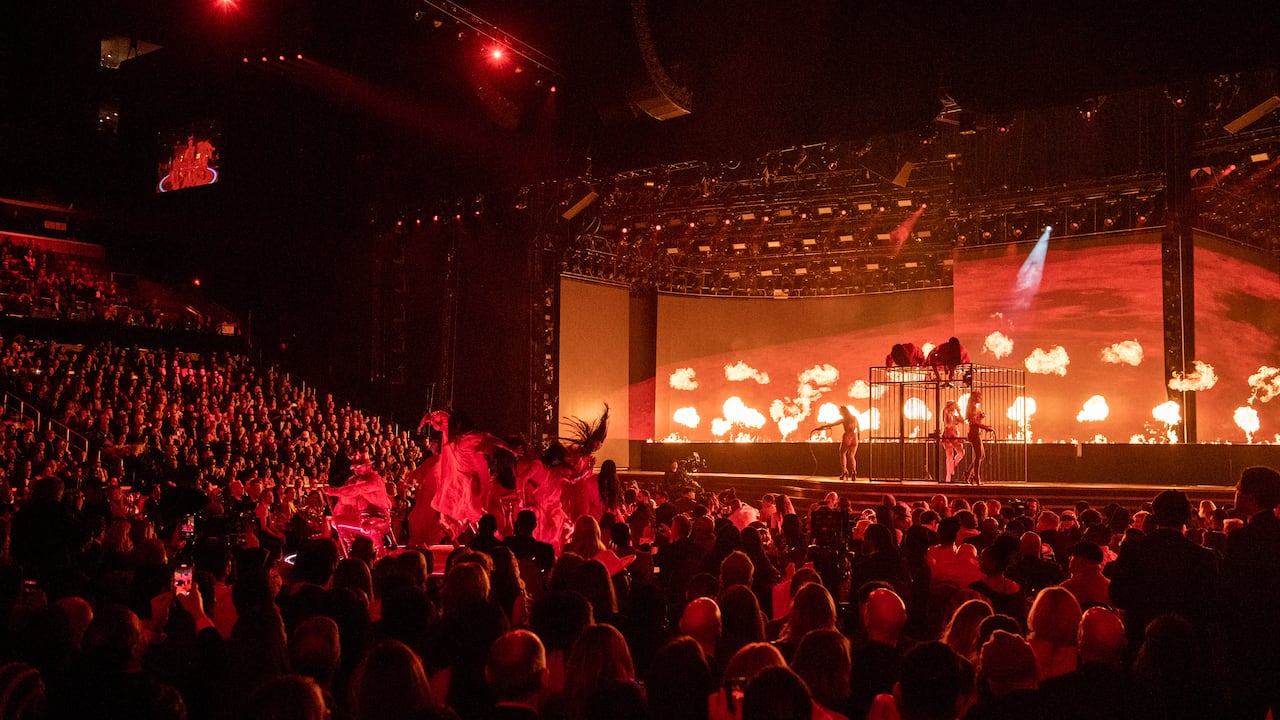 LOS ANGELES, CALIFORNIA - FEBRUARY 05: (FOR EDITORIAL USE ONLY) Sam Smith and Kim Petras perform during the 65th GRAMMY Awards at Crypto.com Arena on February 05, 2023 in Los Angeles, California. (Photo by Timothy Norris/FilmMagic)