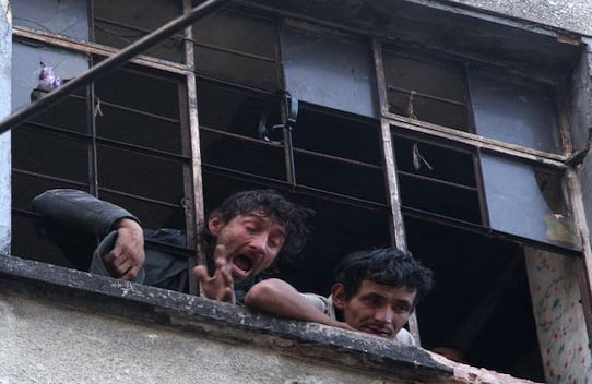 Lo único que ha cambiado es que con el paso del tiempo el Bronx no solo recibe cada vez más personas caídas en desgracia sino que, adicionalmente, se convirtió en el mayor expendio de drogas de Bogotá. 