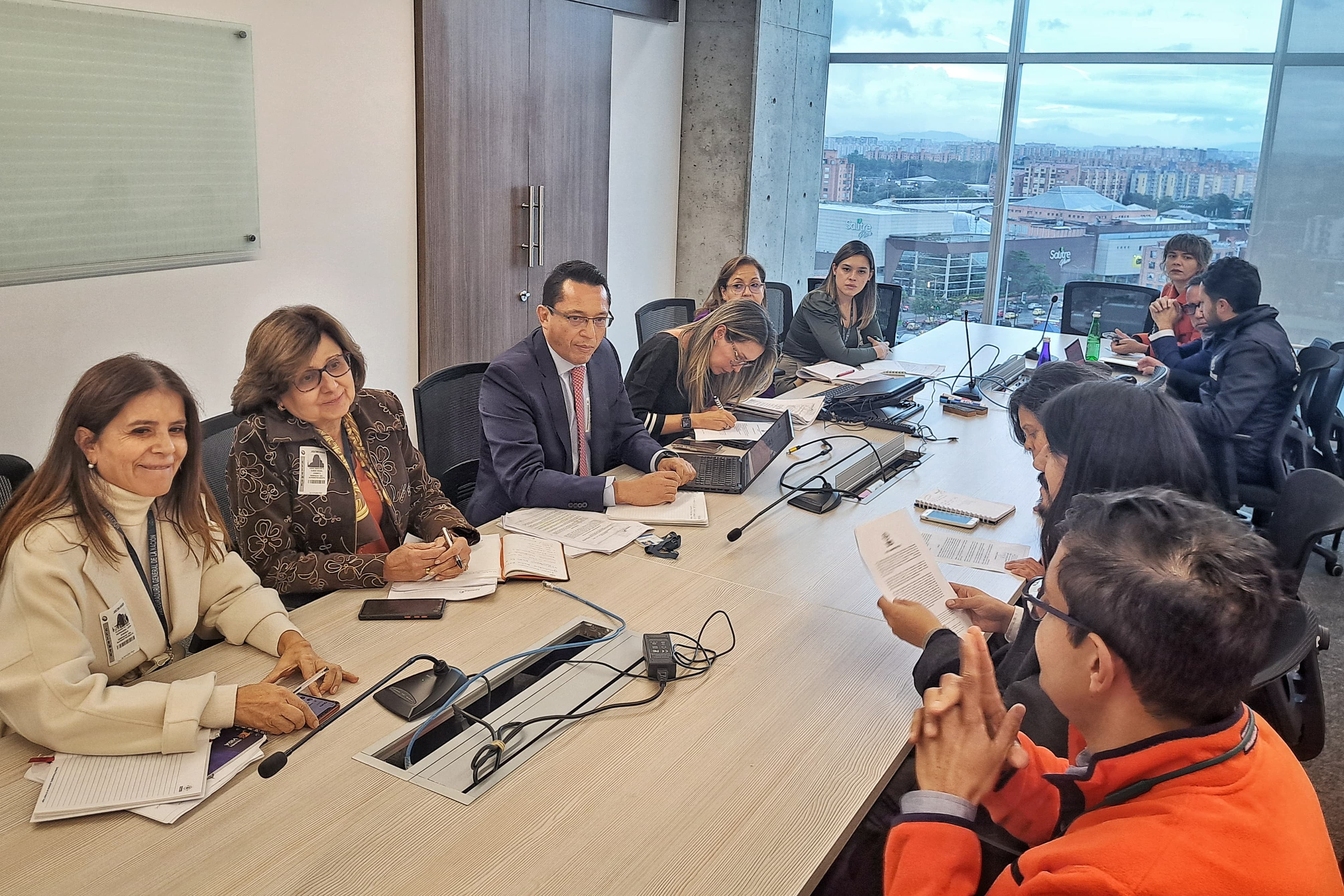 Equipo especial de la Procuraduría llegó a la Supersalud a recoger pruebas sobre intervenciones a Sanitas y Nueva EPS