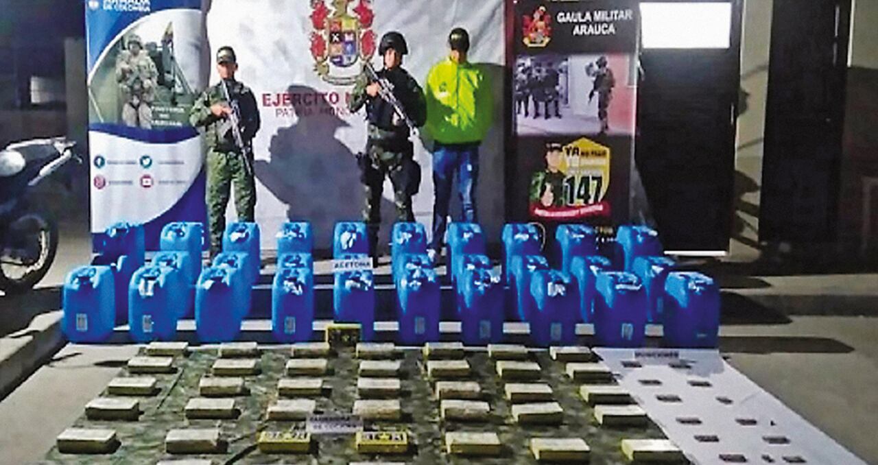 El Ejército anunció que más de 50 kilos de clorhidrato de cocaína fueron hallados en el lugar y que la sustancia pretendía ser llevada a Venezuela.