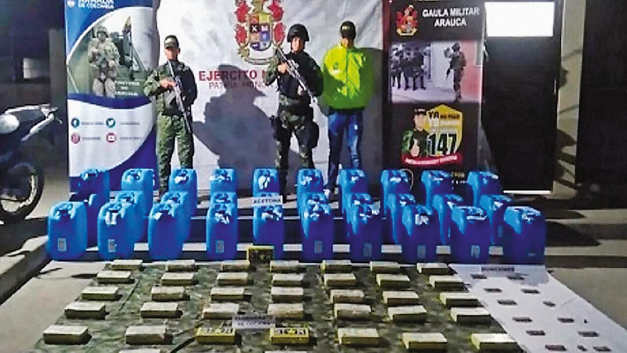 El Ejército anunció que más de 50 kilos de clorhidrato de cocaína fueron hallados en el lugar y que la sustancia pretendía ser llevada a Venezuela.