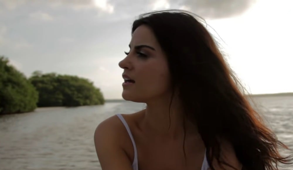 La integrante de RBD compartió la primera imagen de su embarazo.