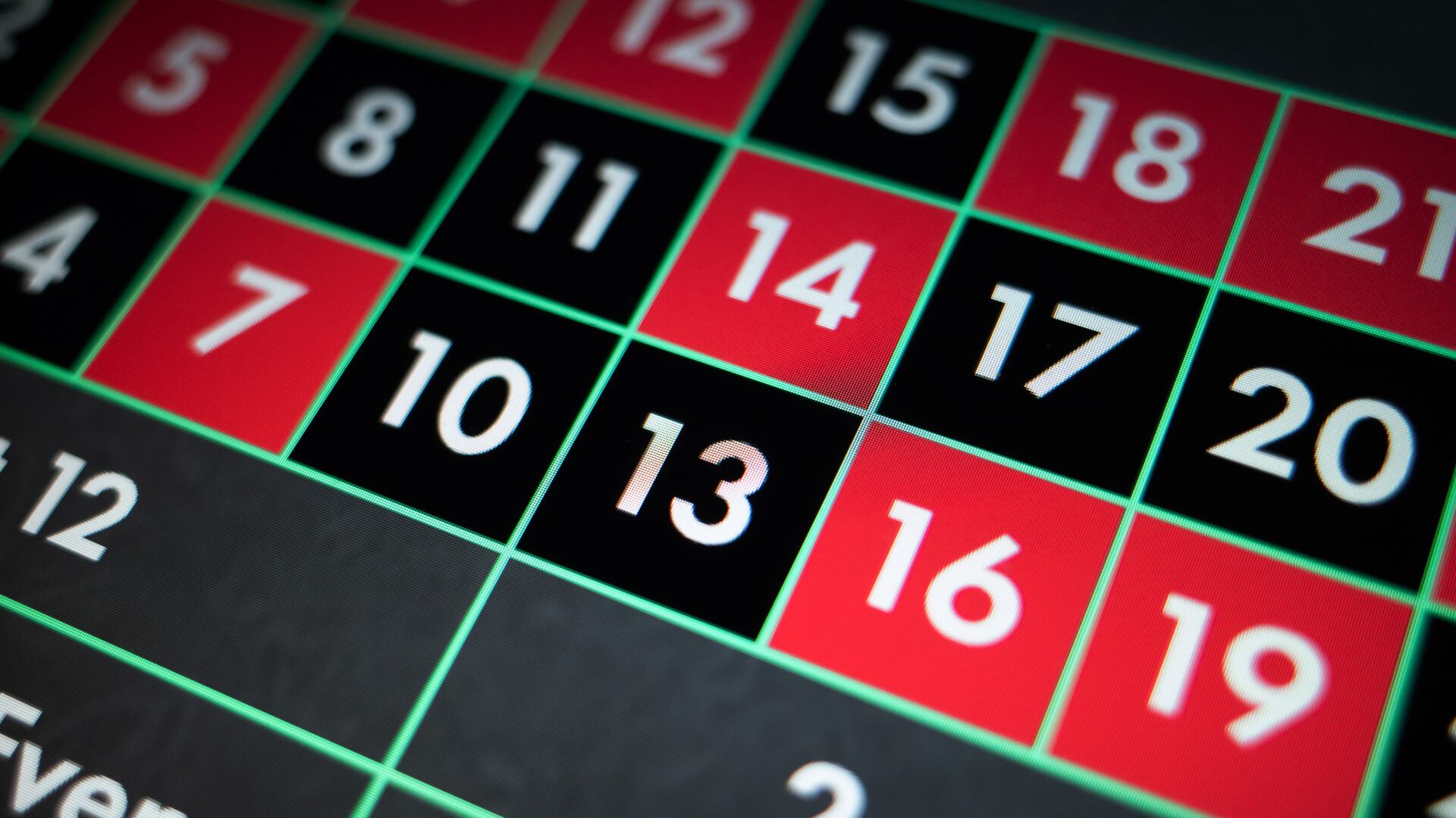 Jugar la lotería requiere de ciertas estrategias para aumentar las probabilidades de ganar.