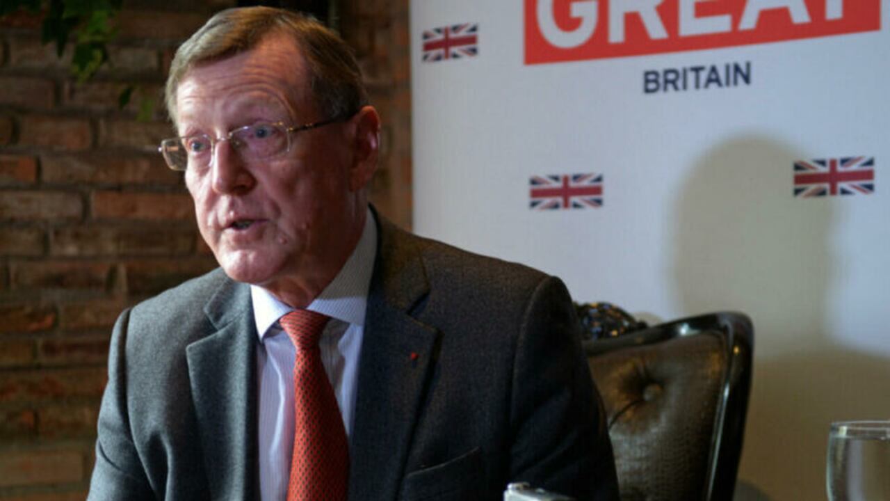 A los 77 años falleció David Trimble, ganador del Nobel de Paz. Foto: AFP