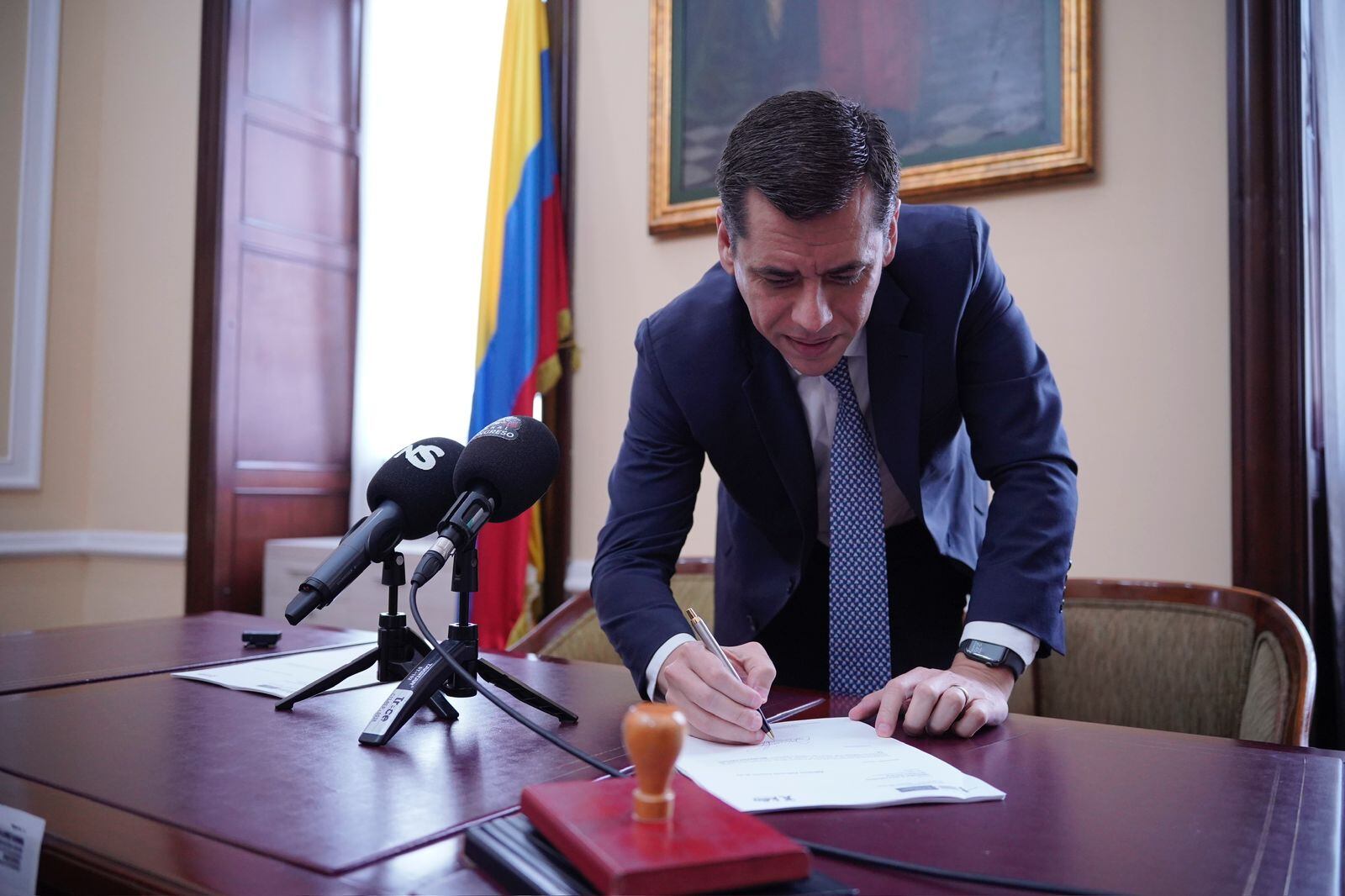 El senador Julio Alberto Elías.