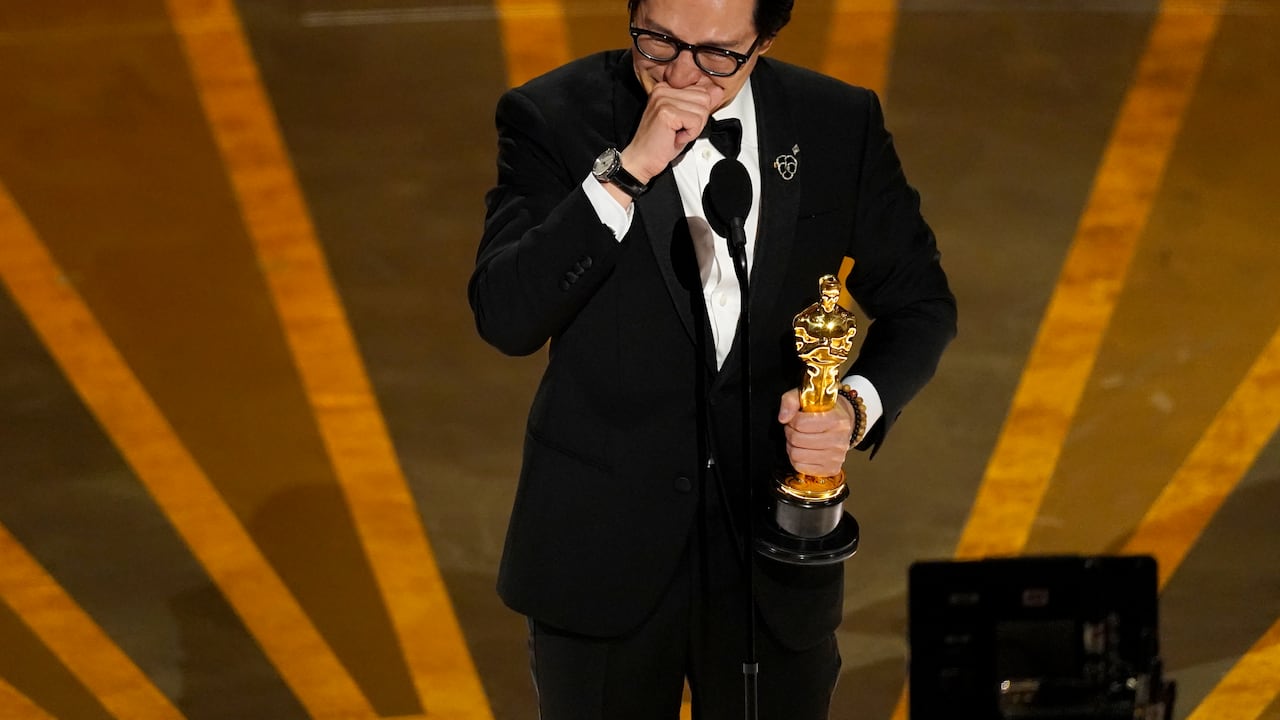 El actor Ke Huy Quan en los Premios Óscar.