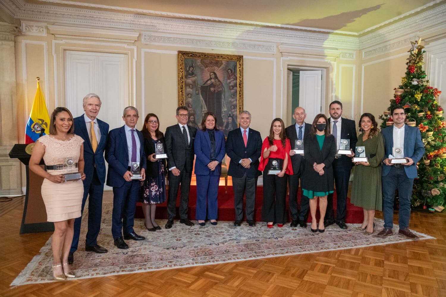 El Presidente Iván Duque con los ganadores del Premio Nacional de Exportaciones 2021, organizado por ProColombia y Analdex.