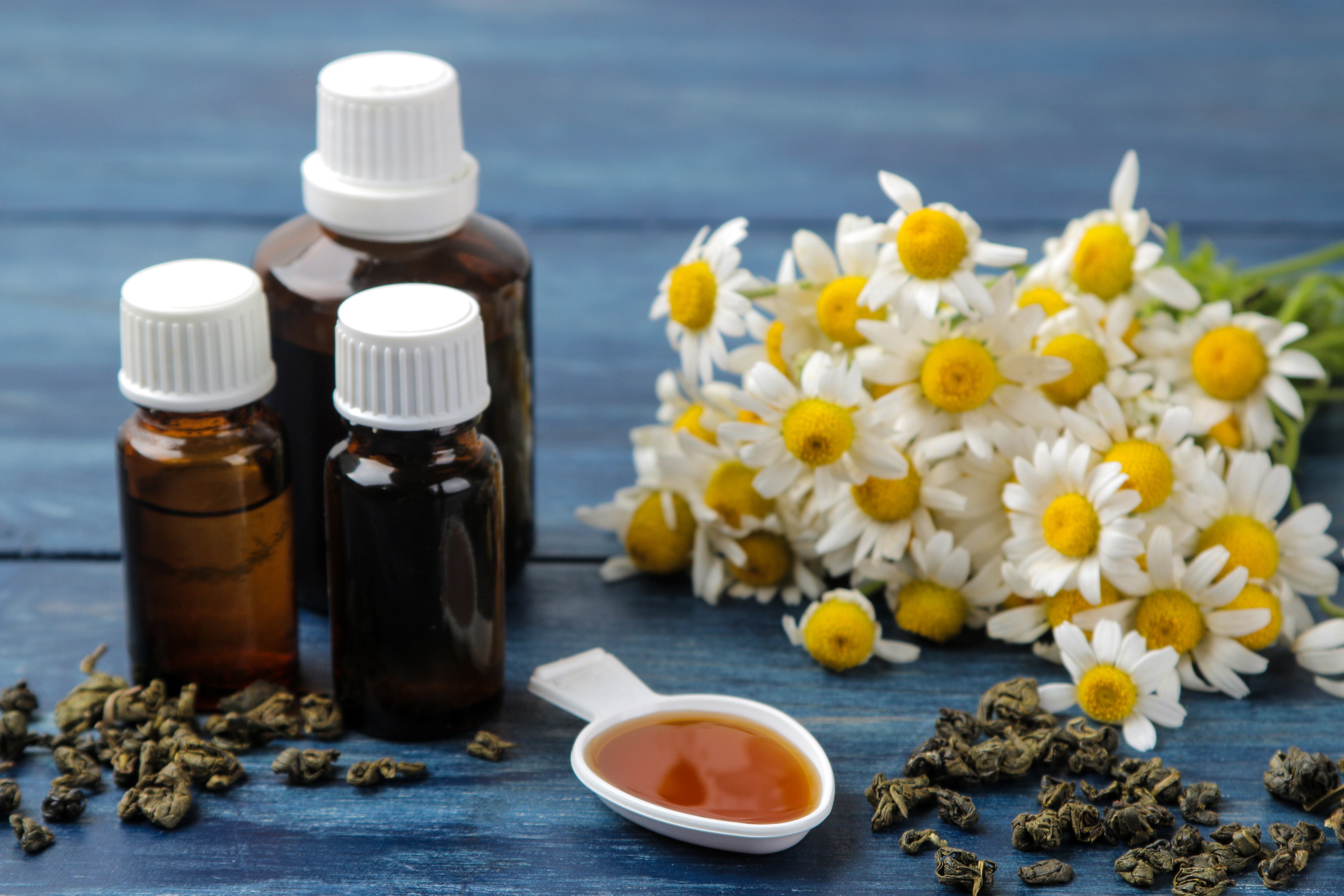 Los ungüentos herbales pueden aliviar el dolor de rodilla.