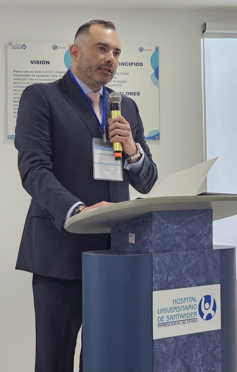 El Teniente Coronel Ricardo Hoyos, gerente del Hospital Universitario de Santander.