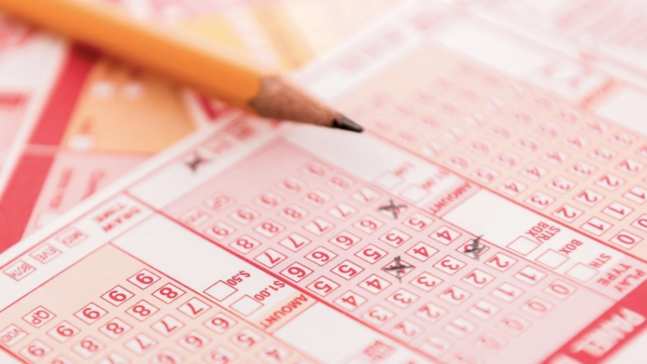 Todavía no hay pruebas sobre si otra persona fue la quien compró el tiquete ganador de 2 mil millones de dólares