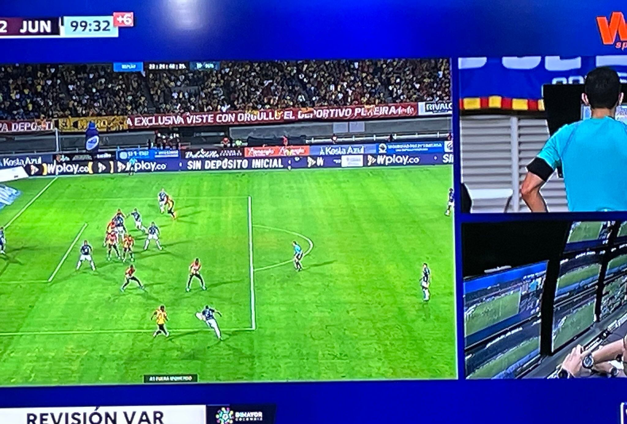 Jugada polémica en el juego entre Junior y Pereira por la Liga BetPlay I 2024.