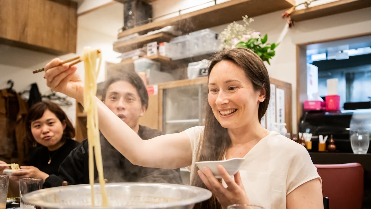 Turistas en tours culinarios.