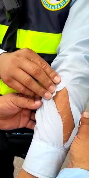 El conductor esgrimió un arma blanca cuando le solicitaron los documentos de la motocicleta.