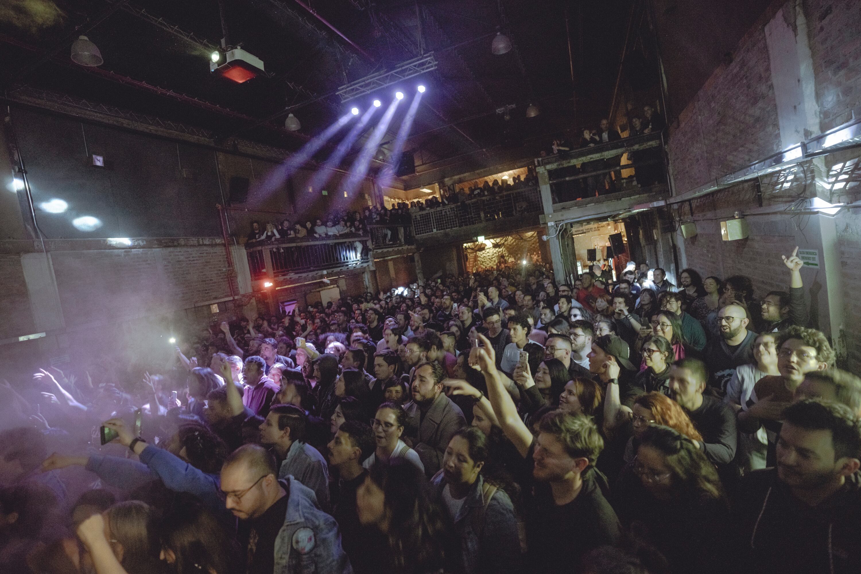 Love of Lesbian regresó por cuarta vez a Bogotá. Lo hizo en su 'La hermandad tour', en el que presenta su nuevo trabajo ‘Ejército de salvación’. El concierto tuvo lugar en The Bonfire, en Bogotá. Foto: Lina Botero - Love of Lesbian