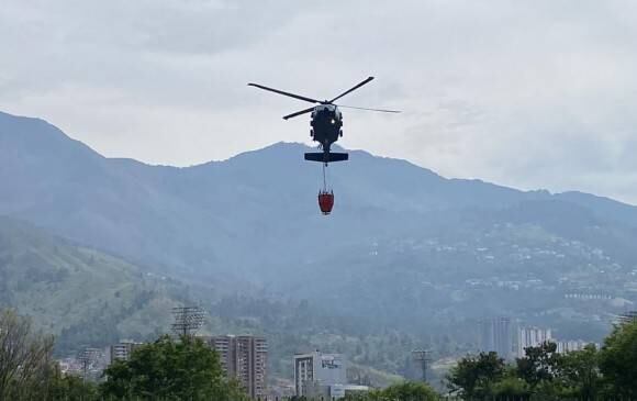 Bambi bucket de un helicóptero se depredió durante el vuelo