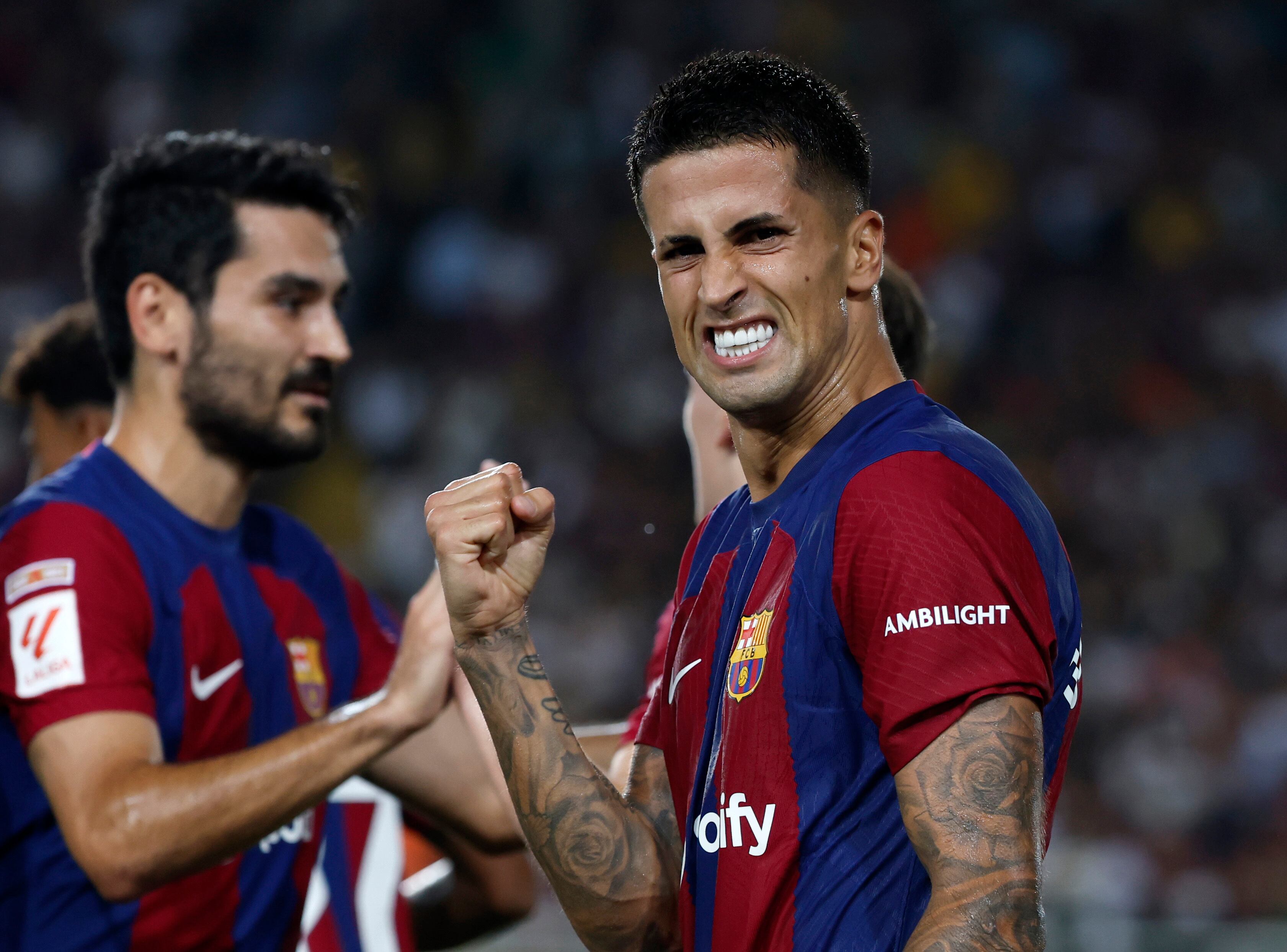 Joao Cancelo celebrando su gol ante Betis.