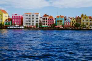Casas frente al mar de Willemstad