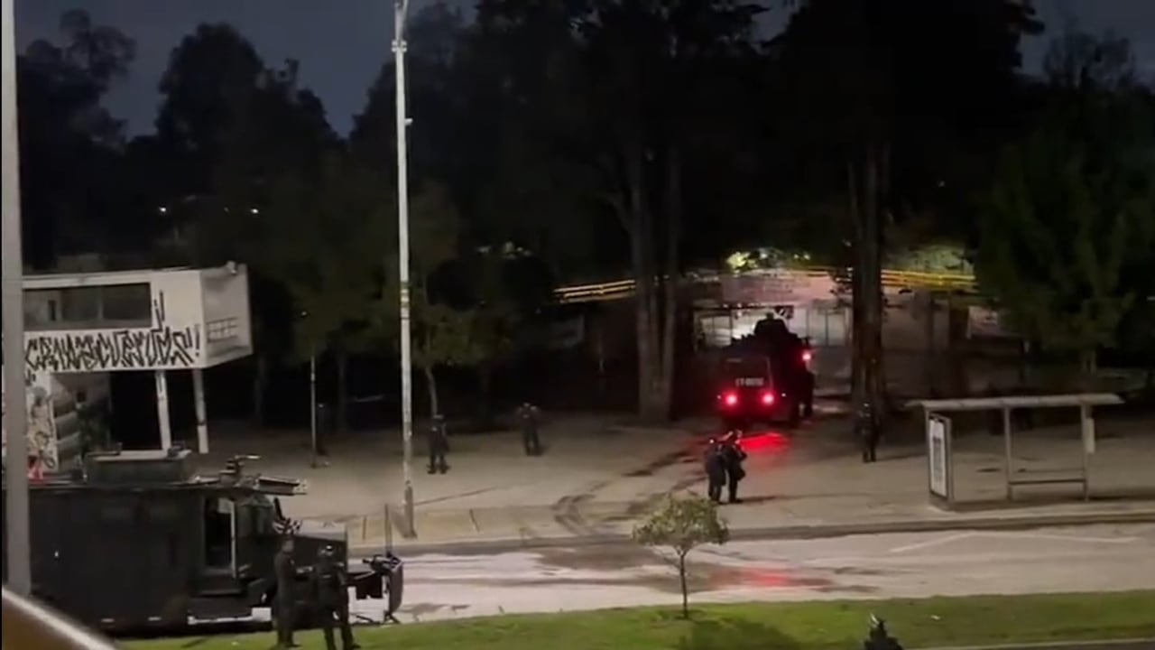 Hay disturbios en inmediaciones de la Universidad Nacional.