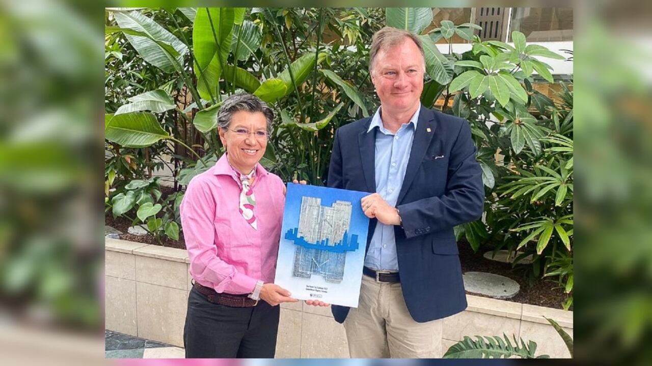 El galardón, otorgado por el Fondo Mundial para la Naturaleza, fue recibido por la alcaldesa Claudia López.