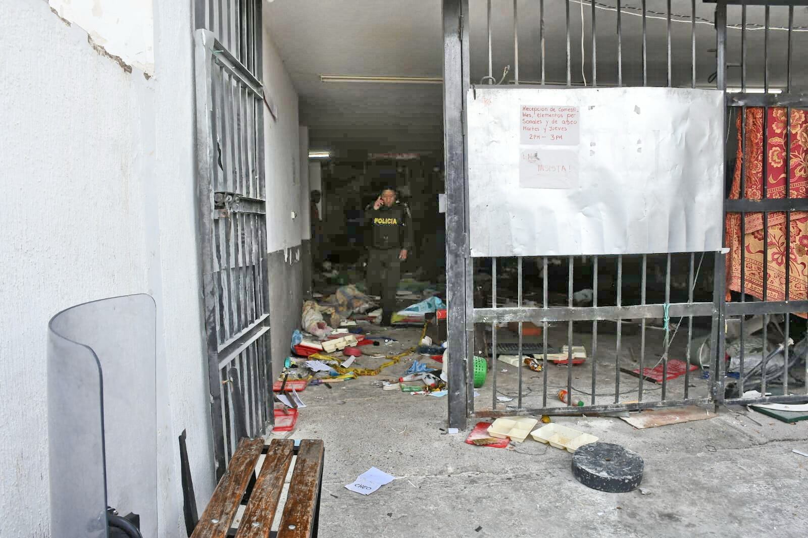 Fuga de presos en la estación de policía La Sultana ubicada en el barrio Siloé en Cali. Dos internos resultaron heridos, seis personas siguen fugitivas.