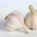 Expertos destacan que el ajo contiene alicina y ajoene, que son dos sustancias terapéuticas muy poderosas para el sistema cardiovascular. Foto: GettyImages