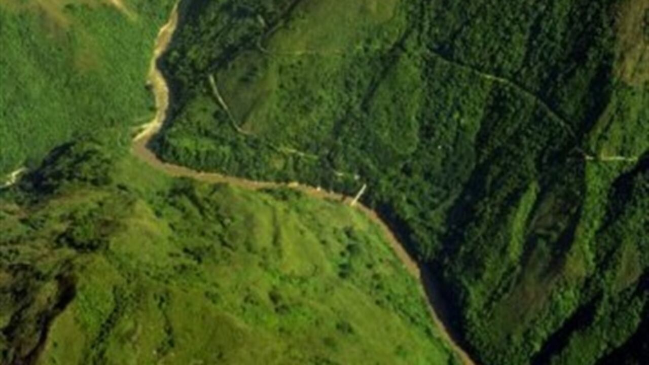 Hidroituango tendrá una capacidad de generación de 2.400 megavatios y requiere una inversión cercana a los US$3.000 millones. Entrará en operación en el año 2018 y será la décimo primera planta de generación de energía en Suramérica.