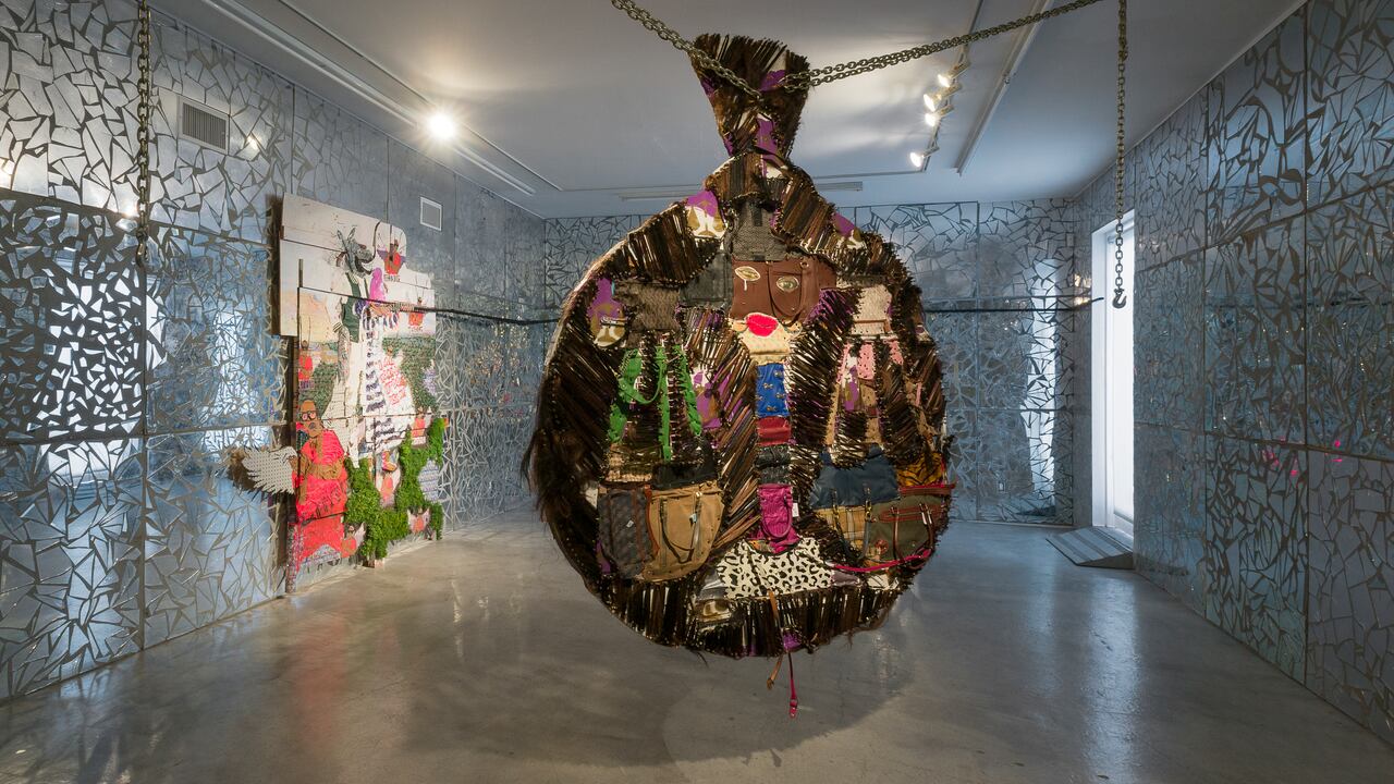 Aaron Fowler es el artista invitado de Barcú 2022. En la foto se muestra su instalación de 2018 llamada 'Exceedingly and Abundantly Blessed'.