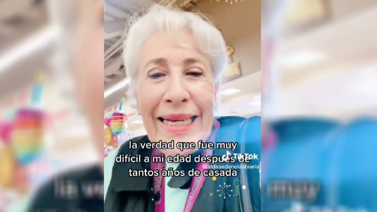 Adulta mayor asegura sentirse "feliz" tras divorciarse.