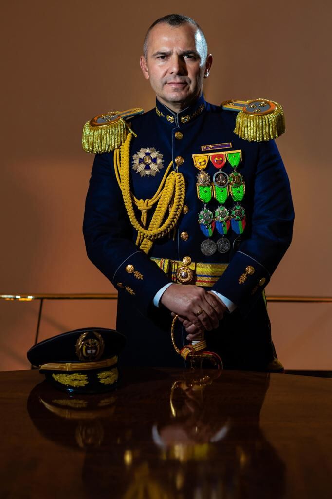 Fiscalía archivó la investigación por acoso contra general (R) Javier Ayala, elegido rector de la Universidad Militar