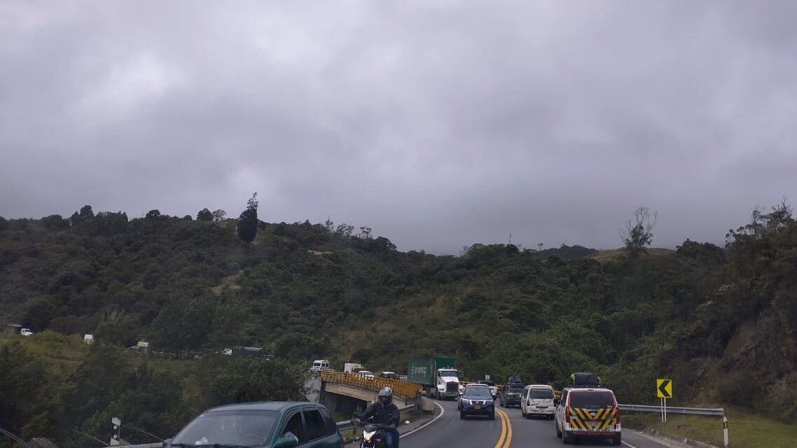 Así está la movilidad en la vía al Llano.