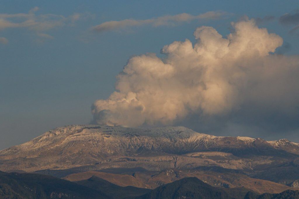 Los habitantes de la zona de influencia reciben orientación para el proceso de evacuación