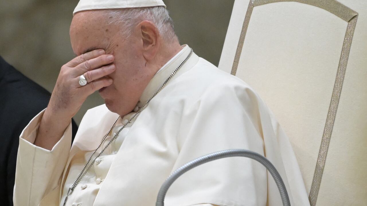 Francisco, de 87 años, lo dice en una autobiografía, “Life: La mia storia nella Storia”