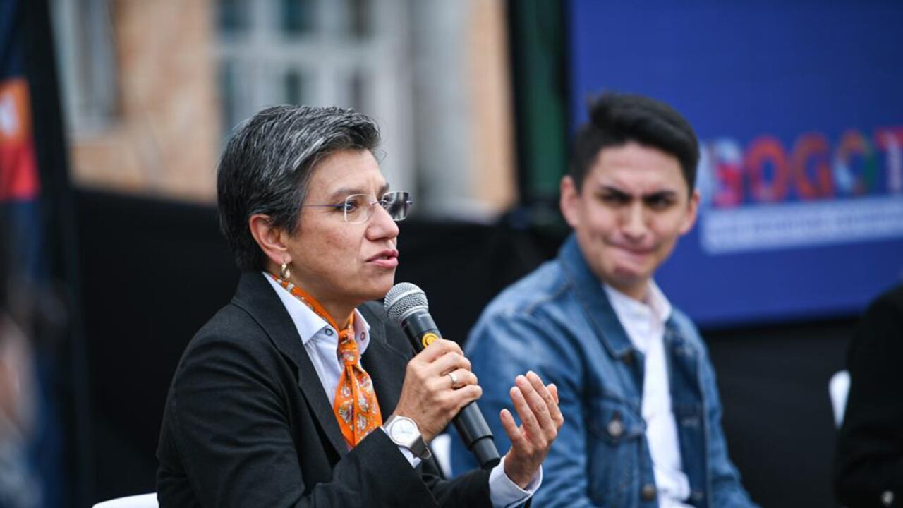 La alcaldesa recalcó que se establecieron 17 carrotanques para abastecer la localidad.