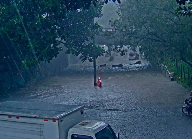 Inundaciones en Medellín este lunes seis de junio.