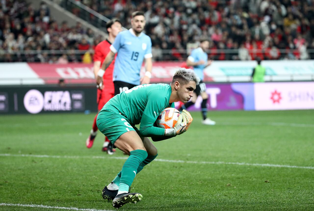 Santiago Mele, arquero que ha vestido los colores de la selección de Uruguay.
