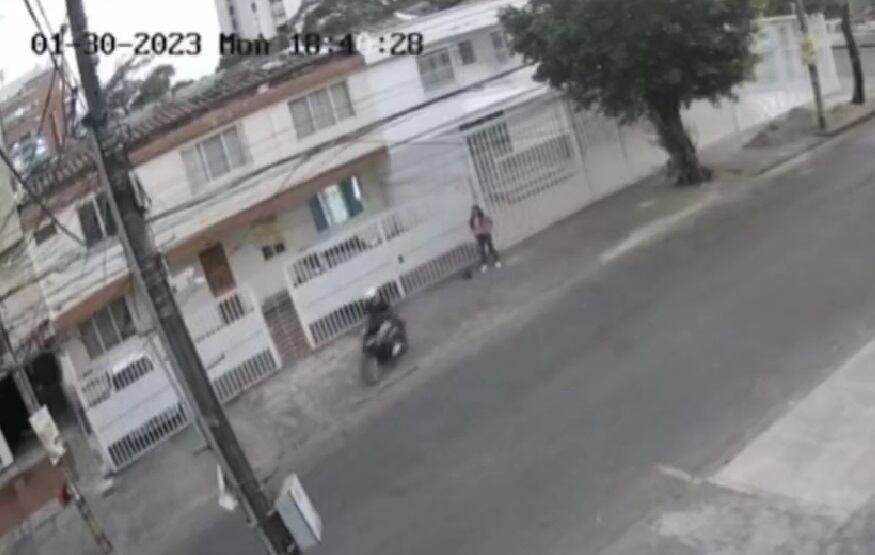 La mujer no se opuso al robo.