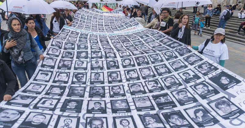 Víctimas del conflicto armado en Colombia en una protesta. Foto: Humans Rights Watch.
