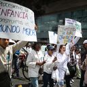Marcha en contra de la circular de la Superintendencia de Salud que permite terapias de género en niños
Desde el parque nacional hasta la Plaza de Bolívar