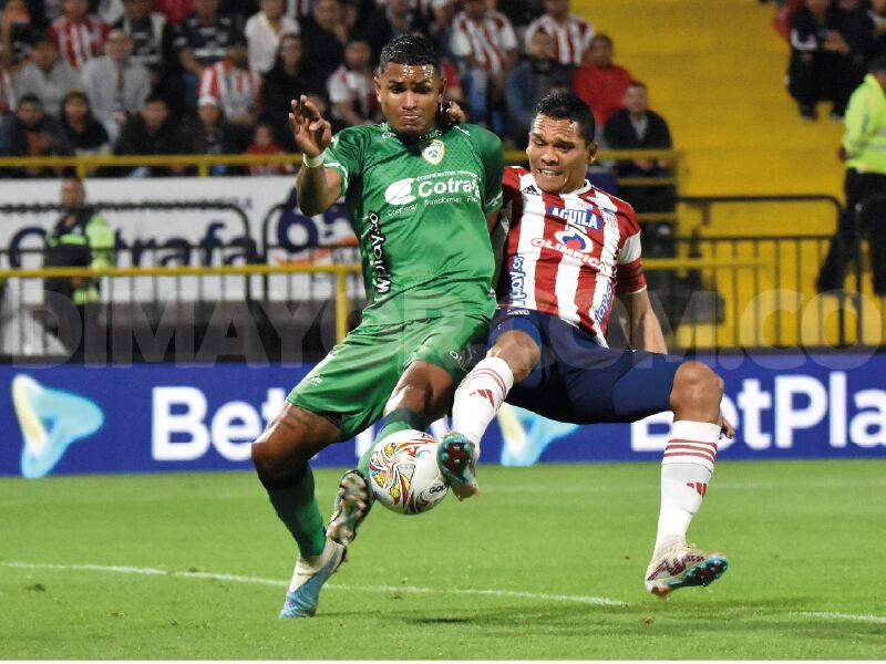 Carlos Bacca frente a La Equidad.