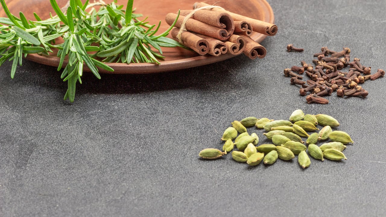 Canela y romero