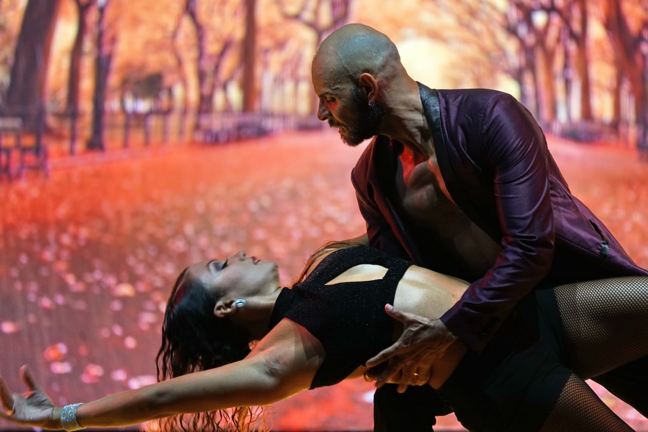 6 Bienal Internacional de Danza de Cali. A PURO TANGO. Compañía de Medellín - Colombia. Obra Eternamente Plazzolla.