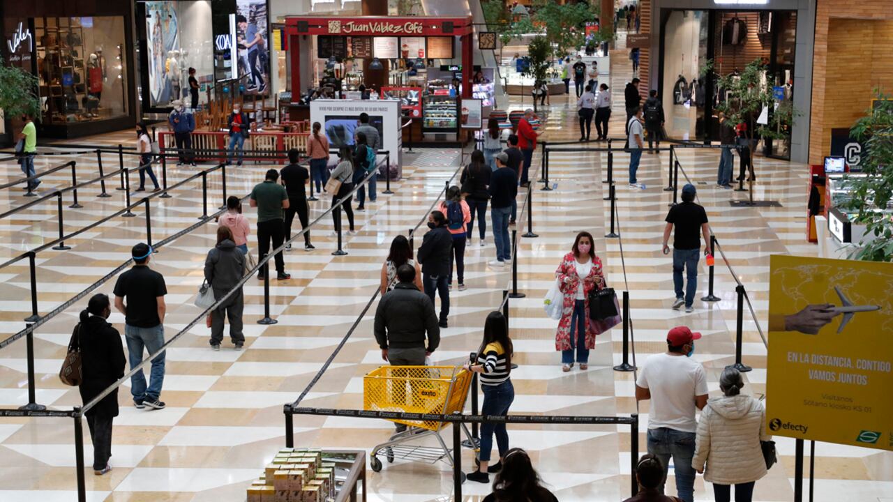 Centro Comercial Fontanar. Archivo. Semana.