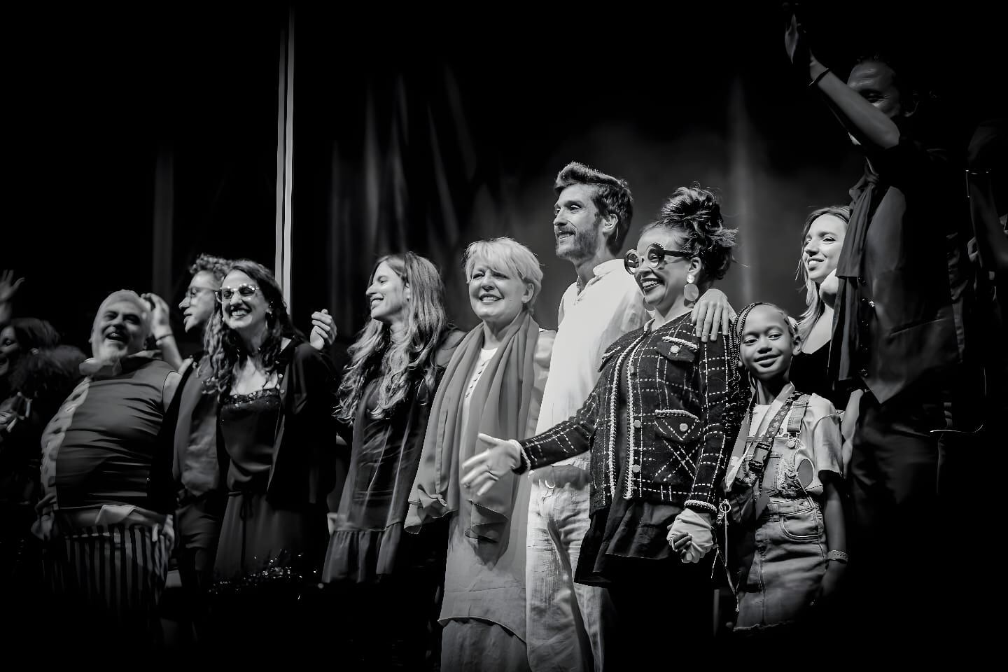 Una experiencia musical a través del álbum “Love” de Los Beatles, al ritmo de clásicos como "I Want to Hold Your Hand", "Drive My Car", "Something", "Yesterday" y más, interpretados en vivo por la gran banda Classicstone.