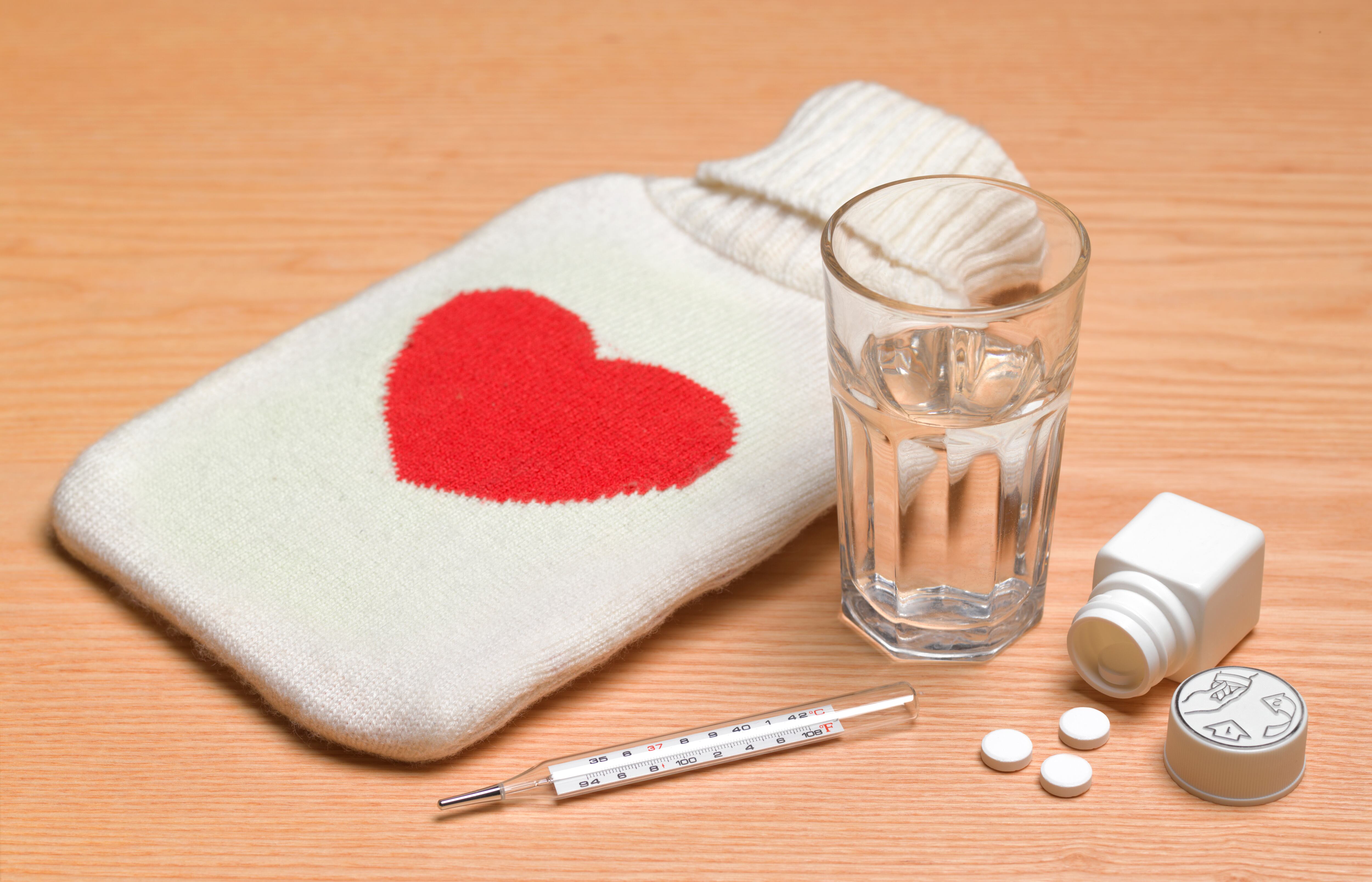 Además de ser muy efectiva para aliviar los cólicos menstruales, la bolsa de agua caliente también podría servir para ayudar a mitigar la tos.