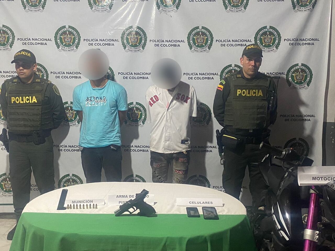 A través de una rápida reacción policial, patrullas de vigilancia en el casco urbano del municipio de San Martín, Meta, realizaron durante las últimas horas la captura en flagrancia de dos hombres de 20 de 22 años de edad