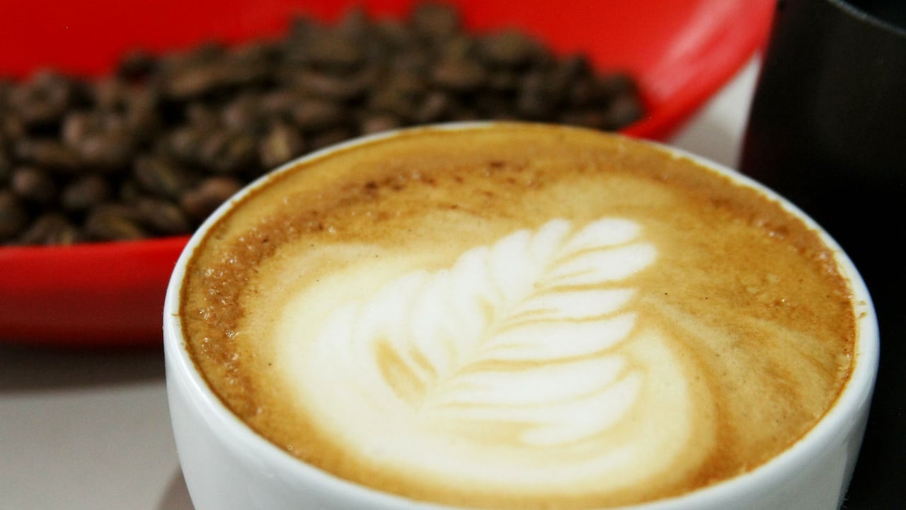 El café ayuda a mantener las propiedades cognitivas del cerebro.