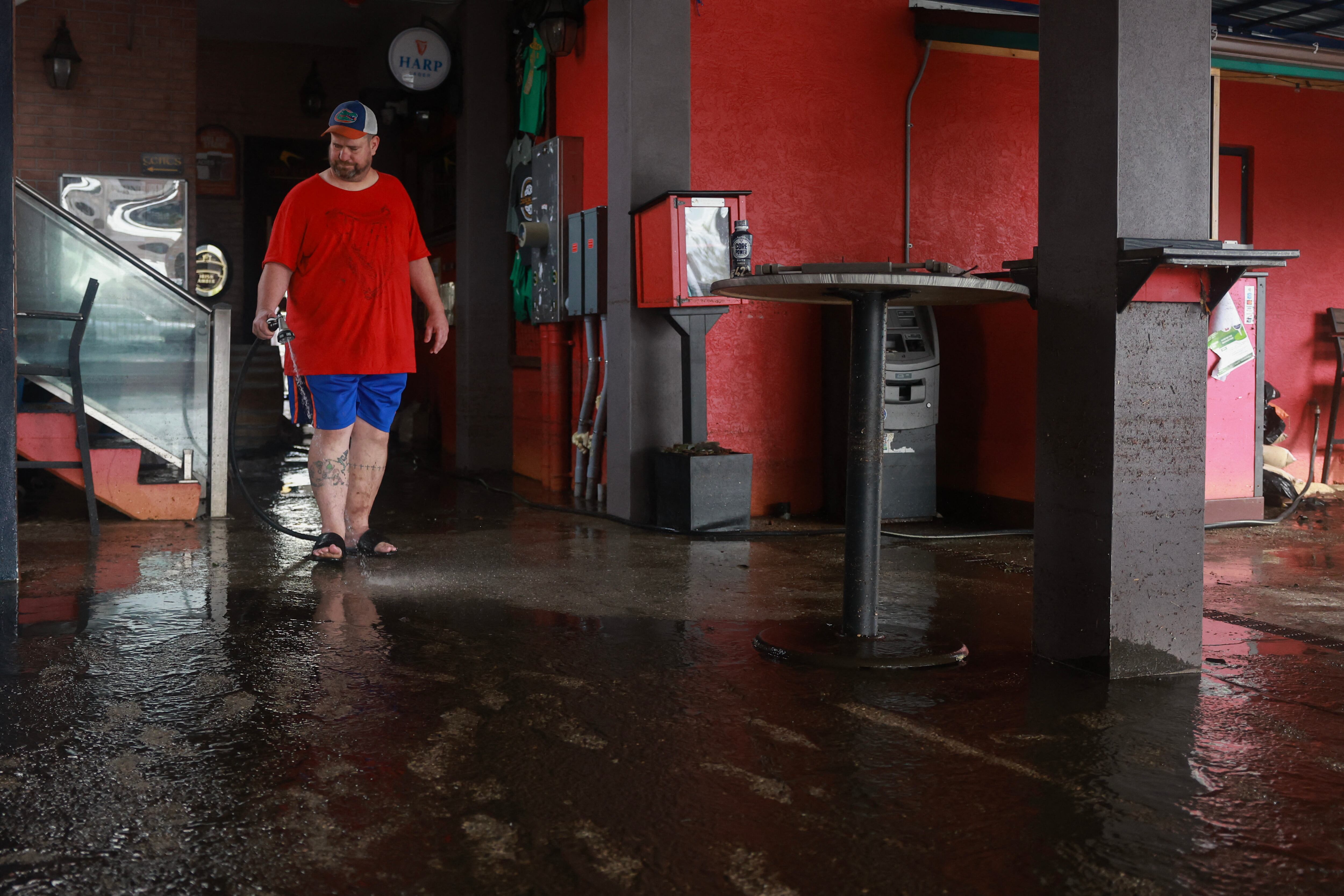 Las autoridades ya se encuentran atendiendo la emergencia dejada por el huracán.